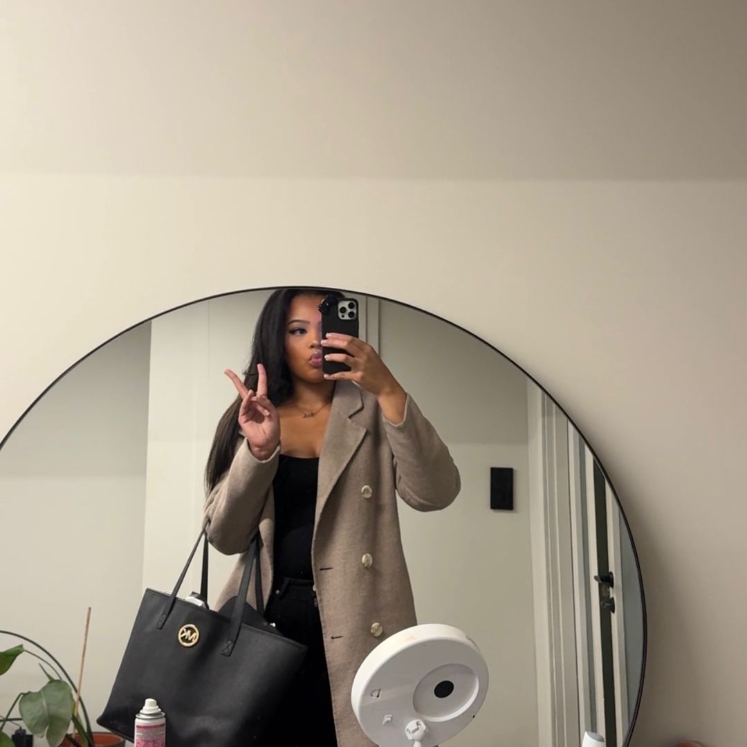 Ella – hos ENDS